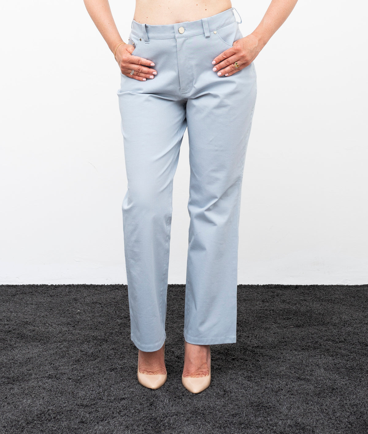 High waisted jeans in light blue