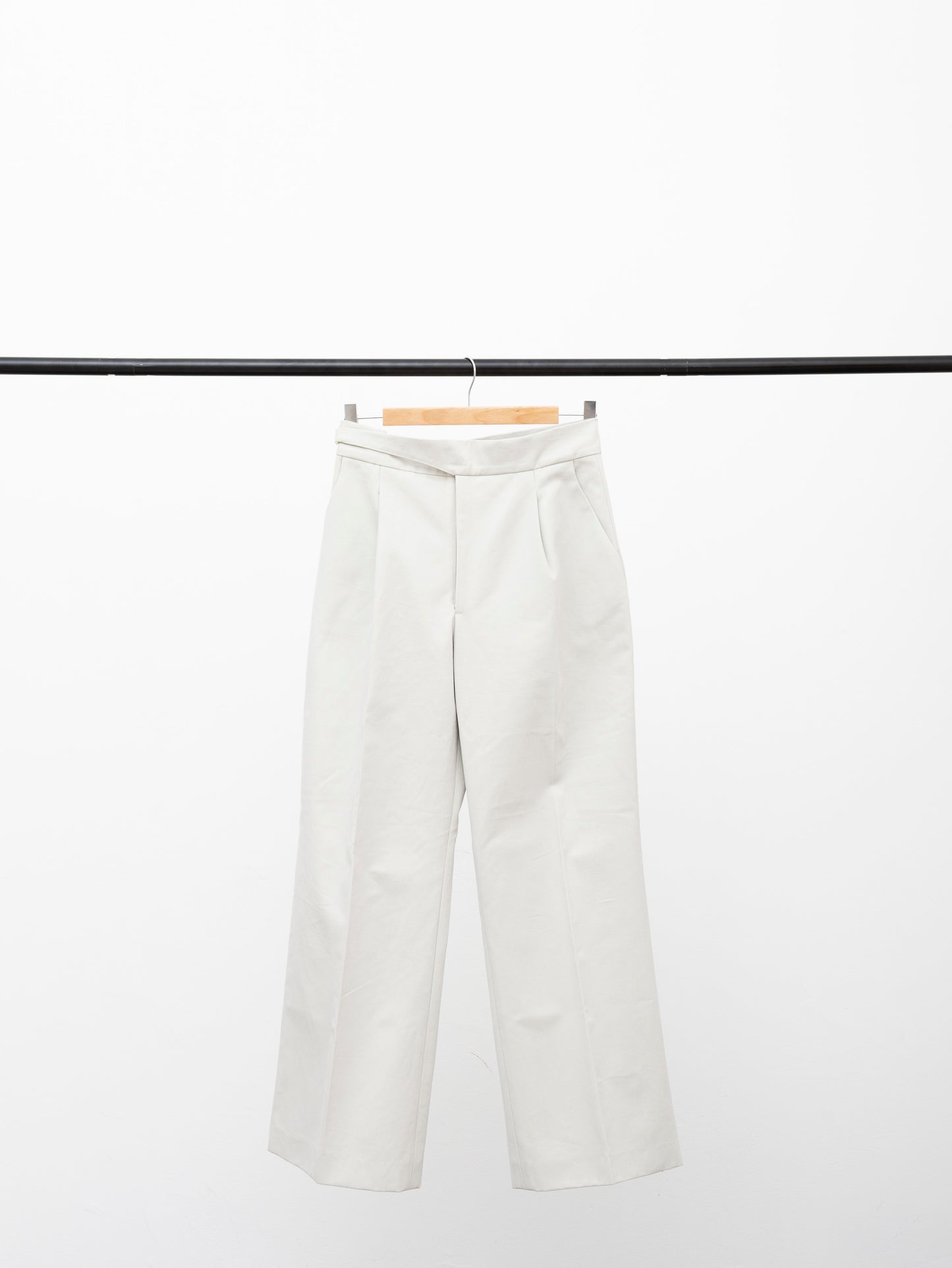 Pantalone gabardine con cinturino