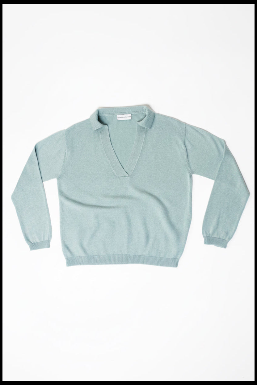 Green sweater in nettle yarn