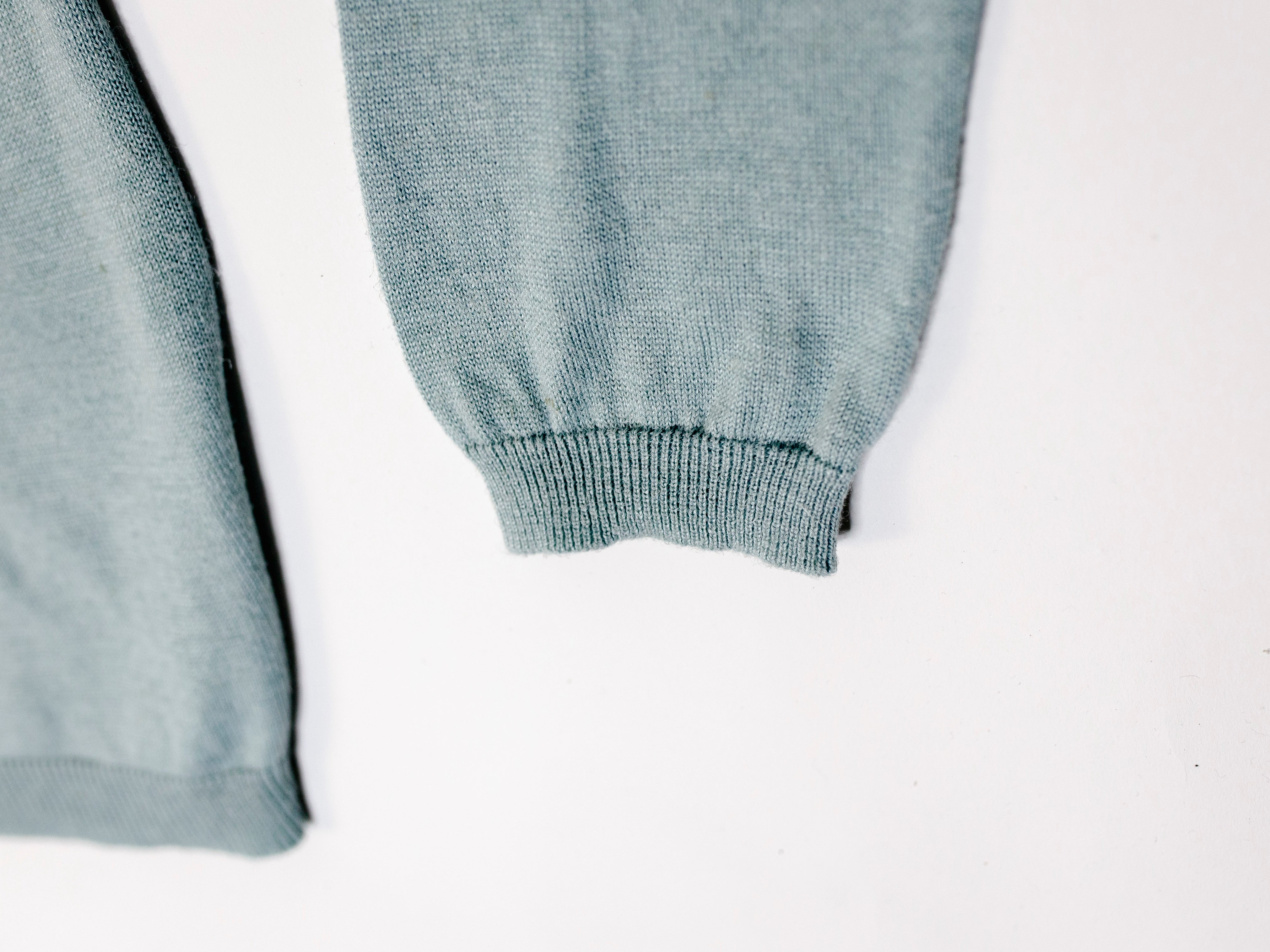 Green sweater in nettle yarn